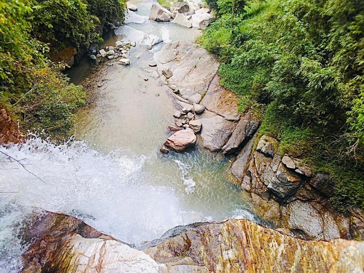 Nam Ly Retreat Hotel Ha Giang Buitenkant foto