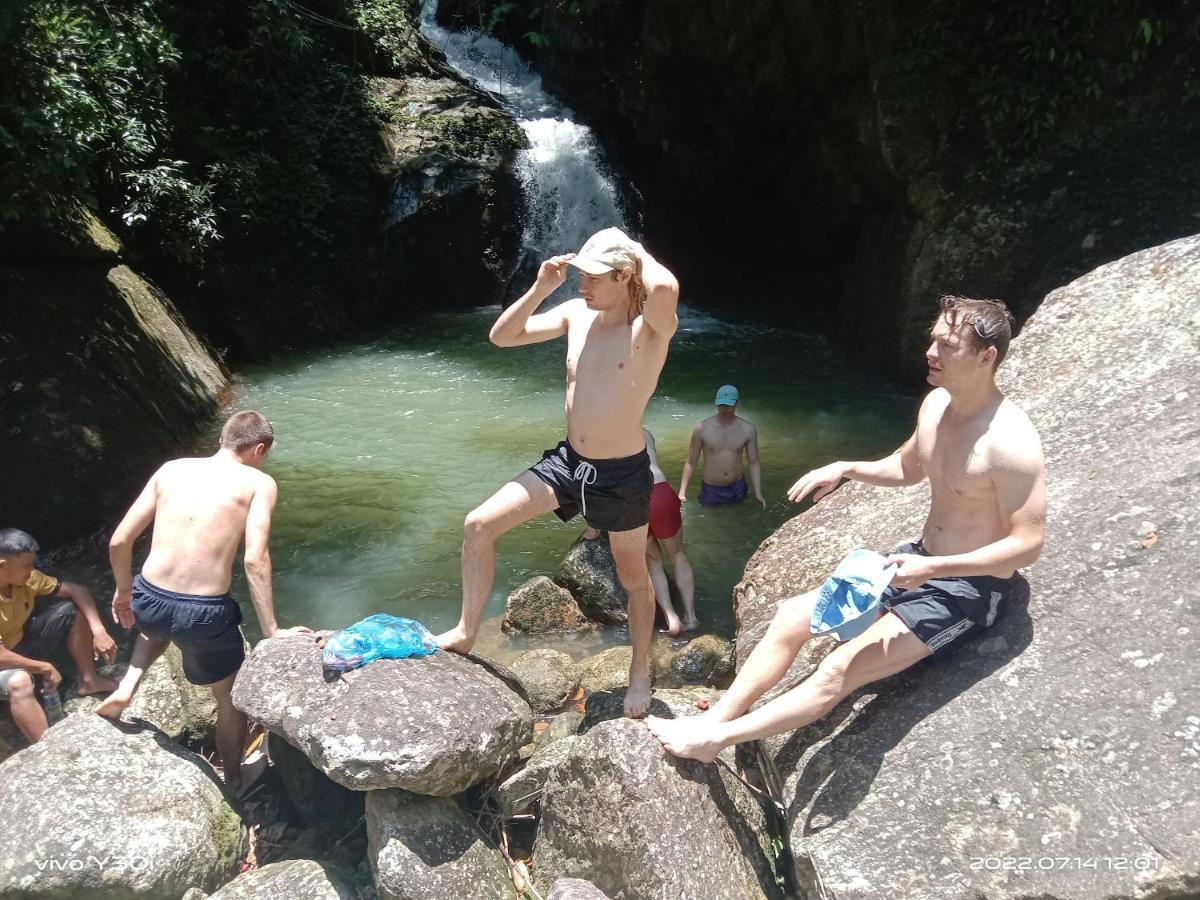 Nam Ly Retreat Hotel Ha Giang Buitenkant foto